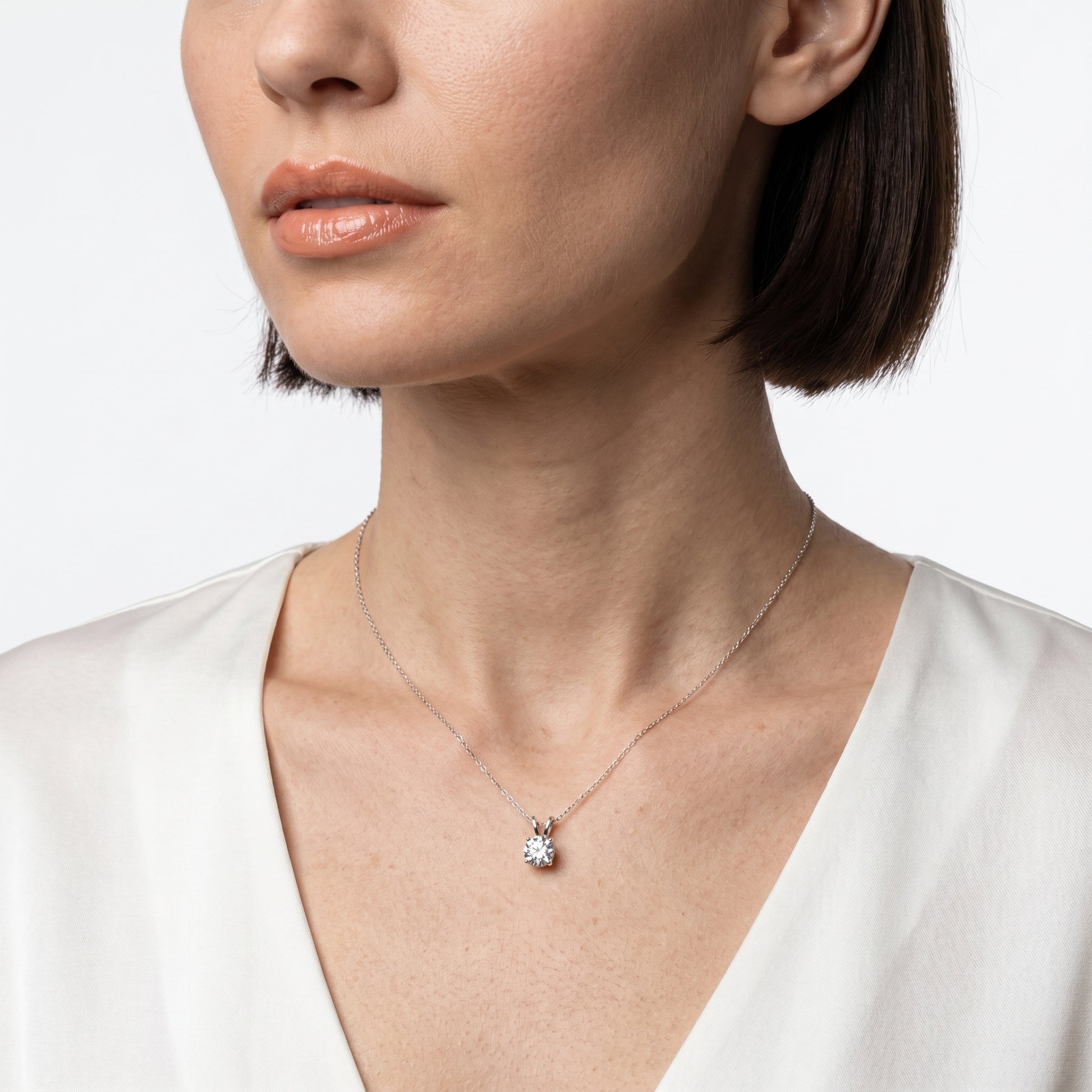 1 carat round cut moissanite pendant necklace in 925 sterling silver solitaire setting