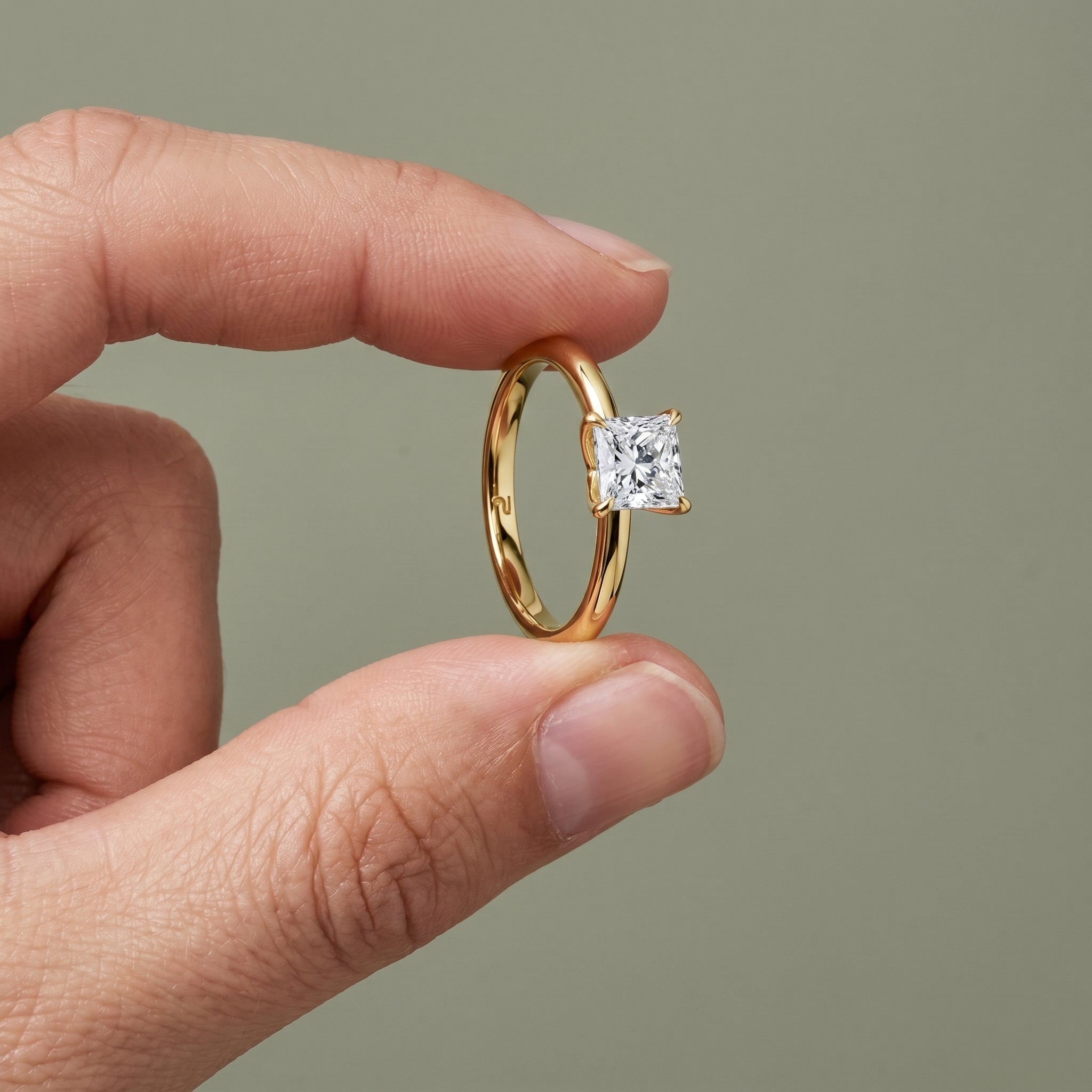 925 Silver Princess Cut Moissanite Ring | 1 Ct Square Diamond-Look Solitaire Engagement Ring for Women